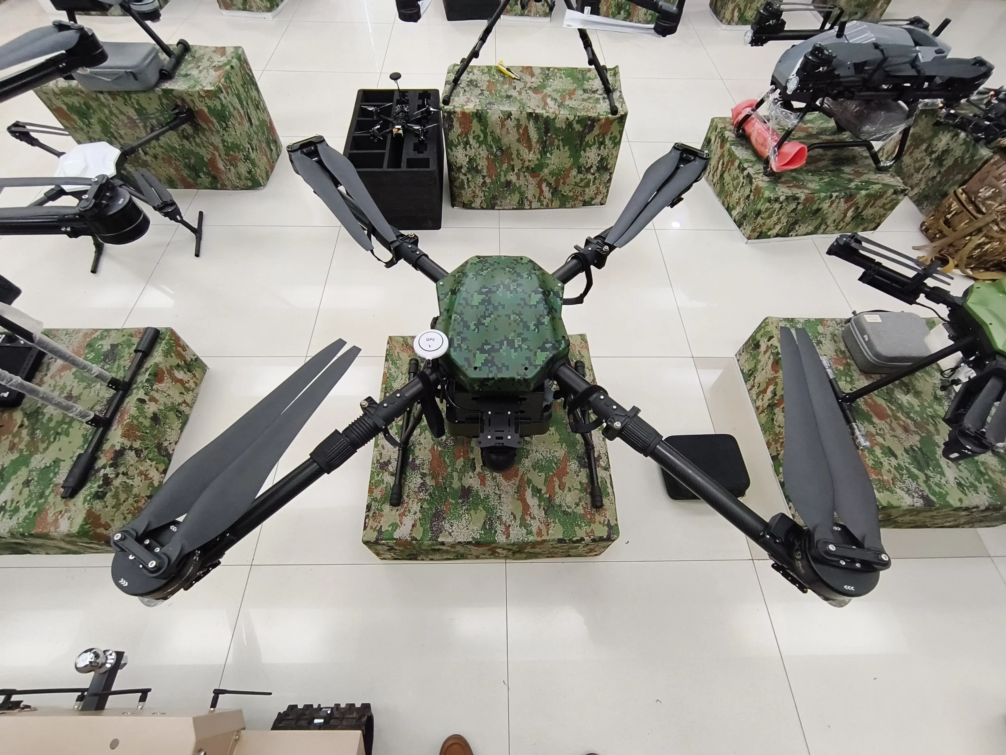 突击者智能-特种作业无人机产品图